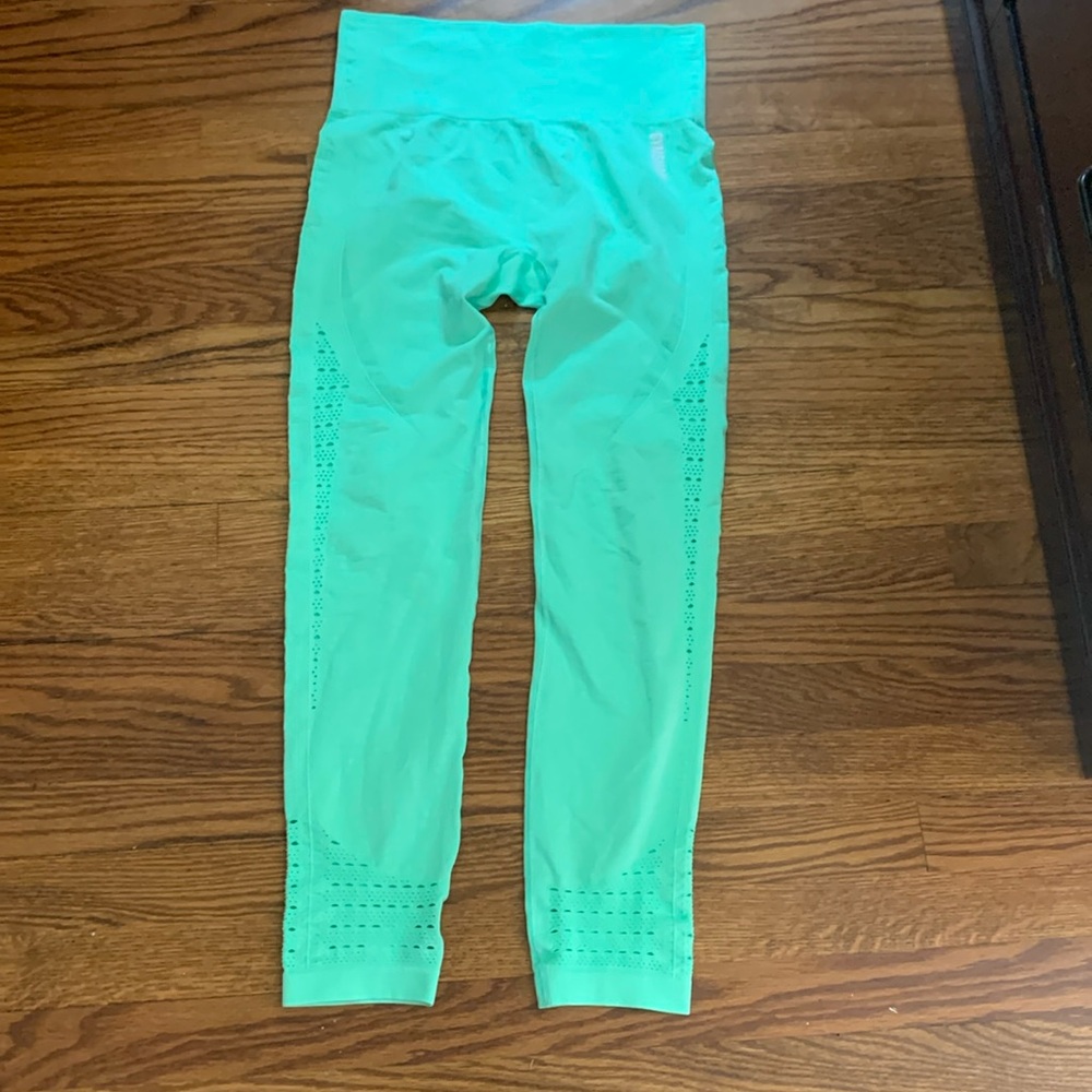 Gymshark mint Seamless Legging with Cut Outs Perforated in size L-NFS so not buy